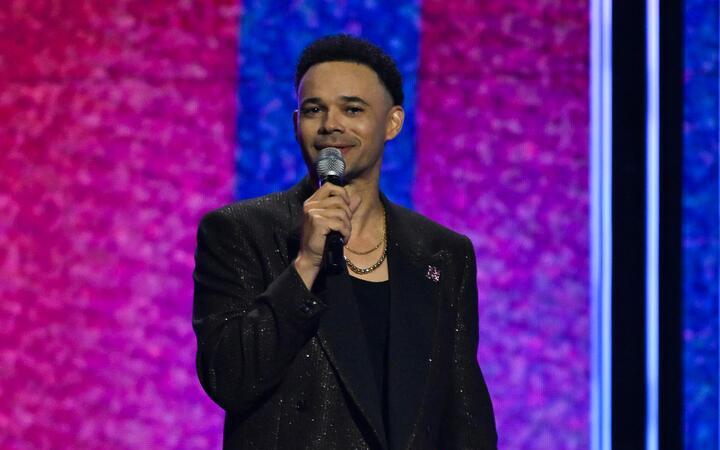 Tauren Wells in concert